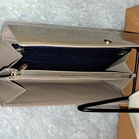 Louis Vuitton Vernis Sarah Wallet EUC - Picture 8 of 17